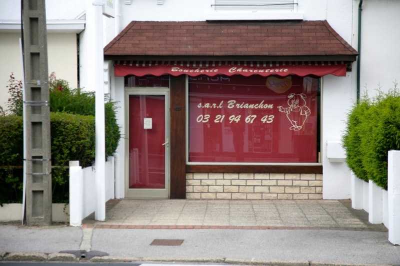 vitrine-LES MUJOULS-min_france_frankreich_commerce_frankrijk_francia_delicatessen_butchery_charcuterie-424328